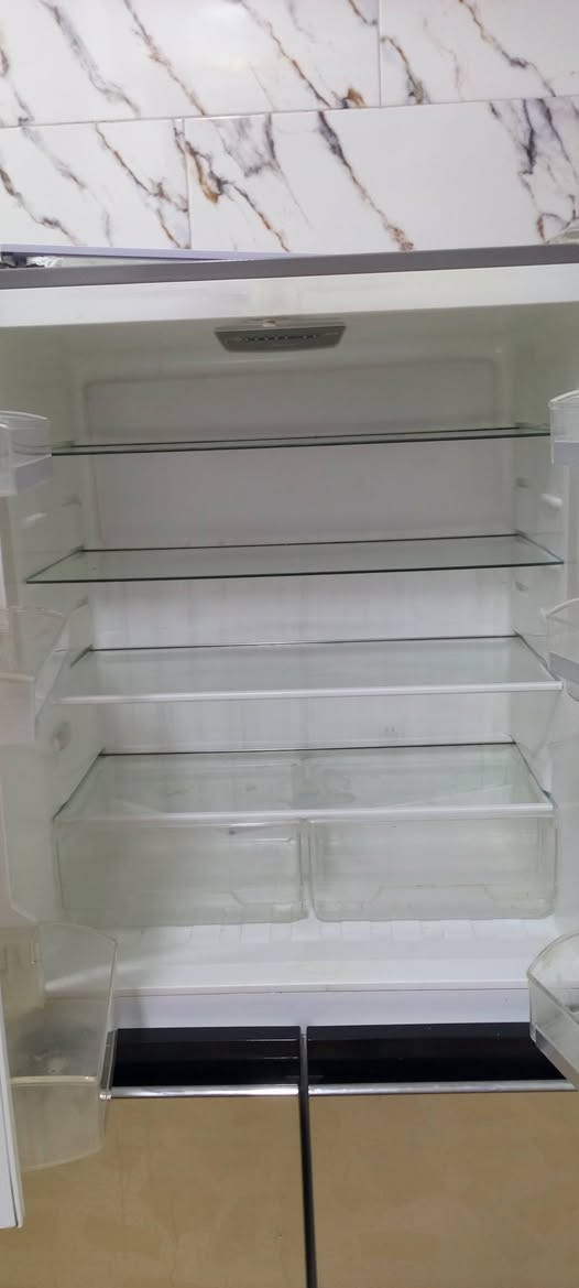 السلام عليكم ثلاجه الحافض اربع بواب سعر 300بيه مجال بيه خلال بل ماطور هوان الزعفرانية شارع بطل رقم ***********
