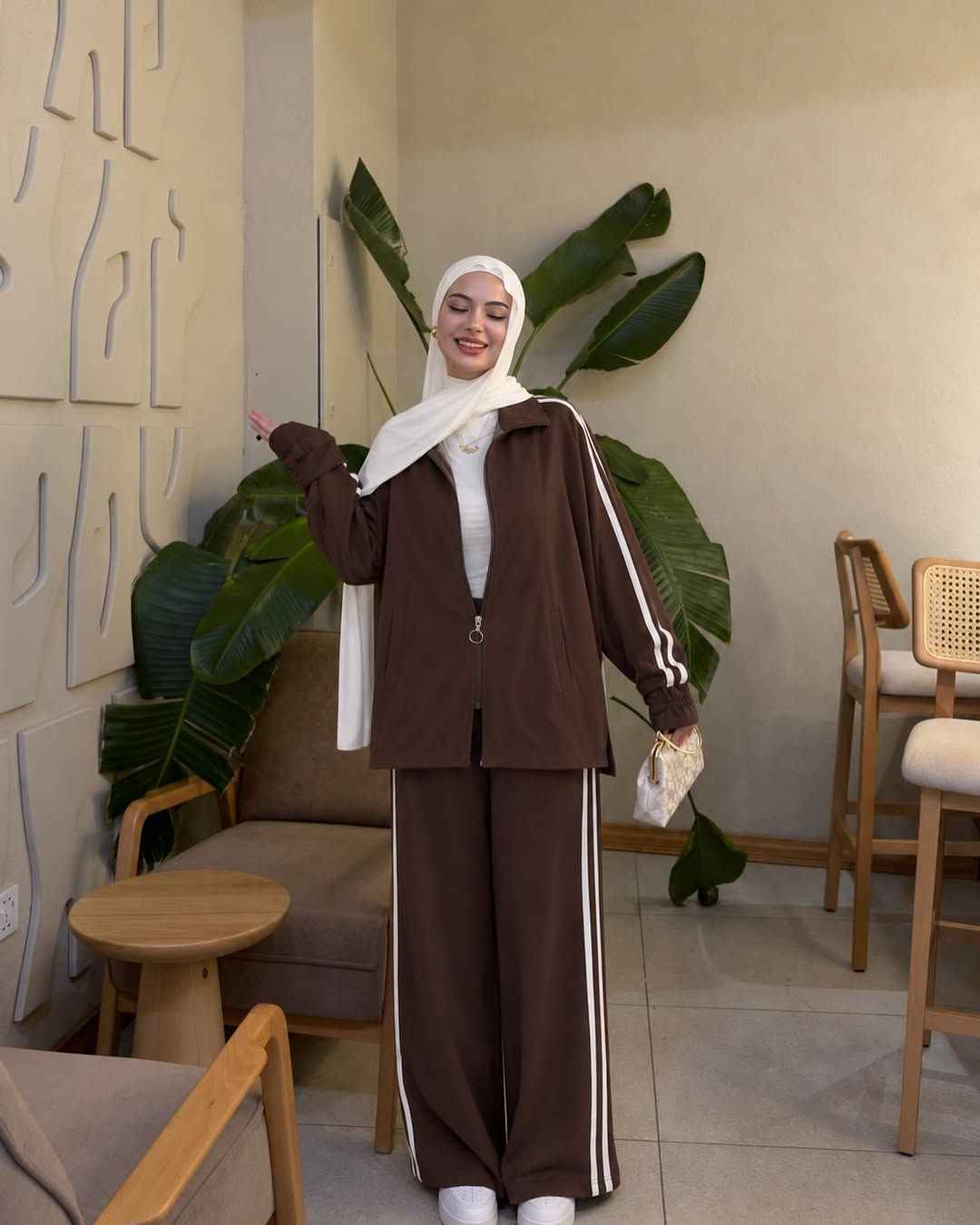 الكولكشن خريفي  غير ويانه ❤️‍🔥 

سوت دااابل ايطالي كوالتي عالي 

السعر : (25

القياس:  38 40 42 44 46 48

🔗توصيل البصره 5 💸المحافظات 8🔗

العنوان بصره بريههً شارع مستشفى النور مجمع رونزا 

#للحجز_او_الاستفسار_مراسلتنا_دايركت📩
واتساب ***********
#ازياء_رونزا #ازياء #اكسبلور #سوت

نص مكتوب في الصور:
- 25 ألف