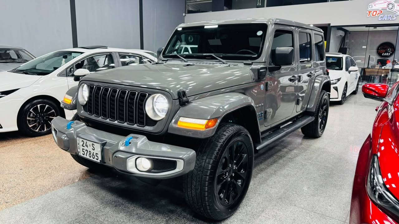 جێب سەحارا  Jeep wrangler 2023 HEV. 
فول مواصفات. ڕەنگ سمنتی. دوو دەرگای بۆیاغە.
تەنیا  ٦٨ مایل ڕۆیشتووە. دەبل اکسل. 4X4
سعر تەنیا ٢٧٠ ورقە.  موبایل   ***********
مكان : أربيل.   ١٠٠ متری معرض تۆپ کارس أربيل, العراق

نص مكتوب في الصور:
- TOP CARS