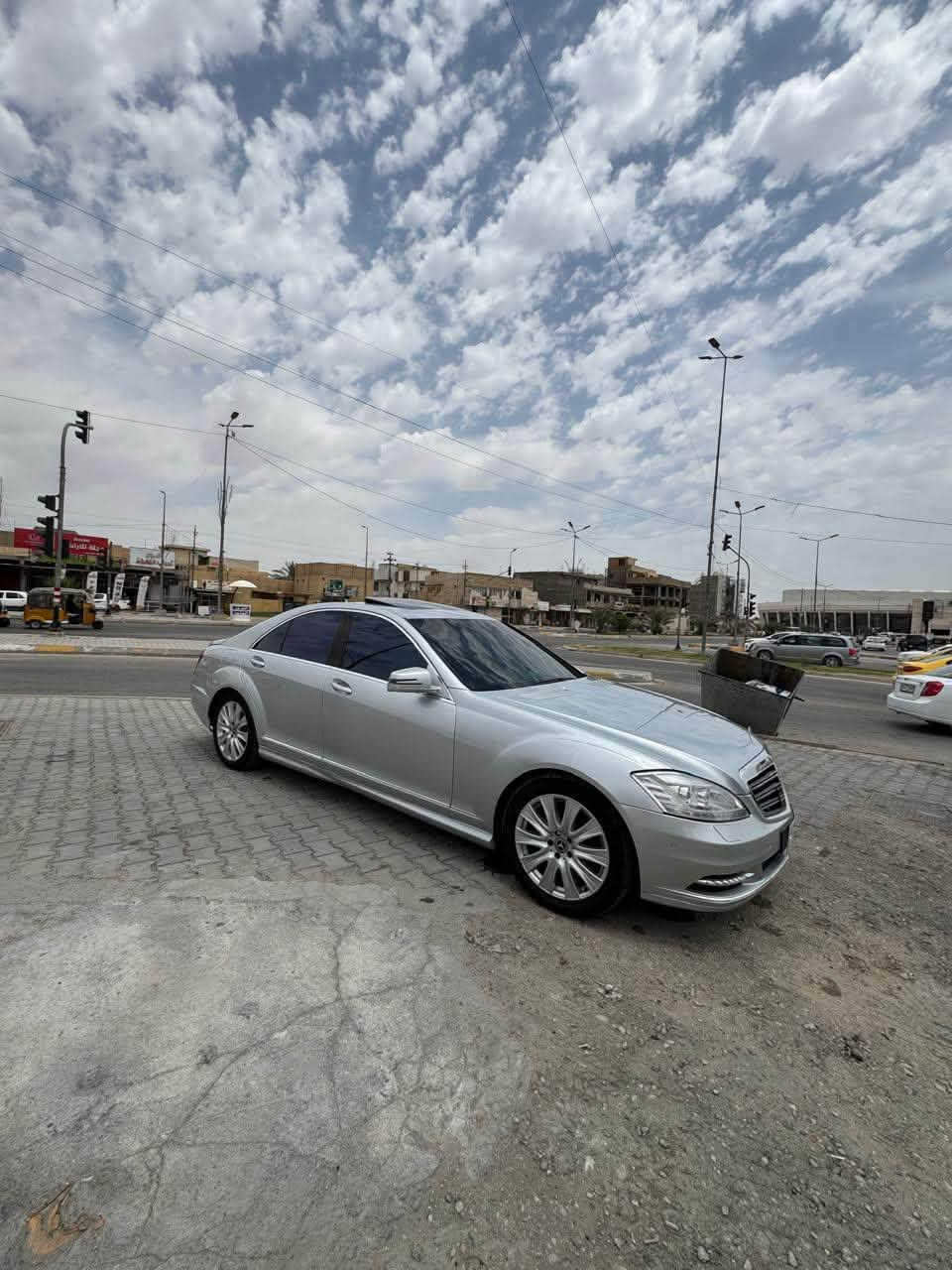 السلام عليكم 
Mercedes S350
وارد ياباني 2005محدث 2013
جاملغ امامي ايسر صبغ 
جاملغين خلفي شبر صبغ
الباقي كله جاهز حدادية تبريد كير مكينة 
للأستفسار ***********
غير متواجد ع الفيس
