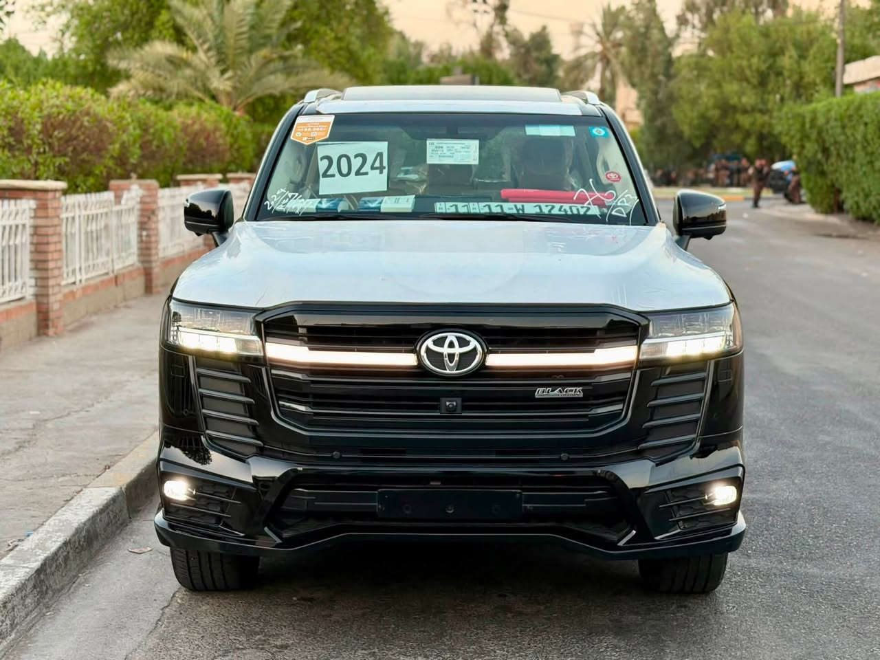 تويوتا  لاندكروزر ساز 2024بلاك ئیدەیشن
BLACK.EDITION. LIMITED(SAS)
* ⁠الفئة:GXR ام ضمان
* العداد ( 27 الف كم )
* ⁠ضمان تويوتا العراق ساز شاشات تطبيق
*رقم بغداد بأسمي 
* اللون : اسود
* محرك 6 سلند
* عدتها مال الشركه بالكامل موجوده 
* بصمة تشغيل عن بعد
* بصمات ابواب 
* اناره خارجيه ترحيبيه مع انارة ارضيه شعار 
* ⁠شاشة دجتل 
* ⁠4 كامرات (360 درجة)
* فتحة سقف (سلايت)
*كشنات جلد بيجي
* كراسي كهرباء
* ⁠تبريد كشنات
* ثلاجة وسطية
* جنطة كهرباء 
* ⁠شاحن وايرليس
* ⁠حساس امامي خلفي 
* ⁠مري طي كهرباء 
* وباقي مواصفات (GXR)LIMITED .BLACK 

مكان السيارة:بغداد زيونة تقاطع ملعب شعب
الاستفسار ***********

