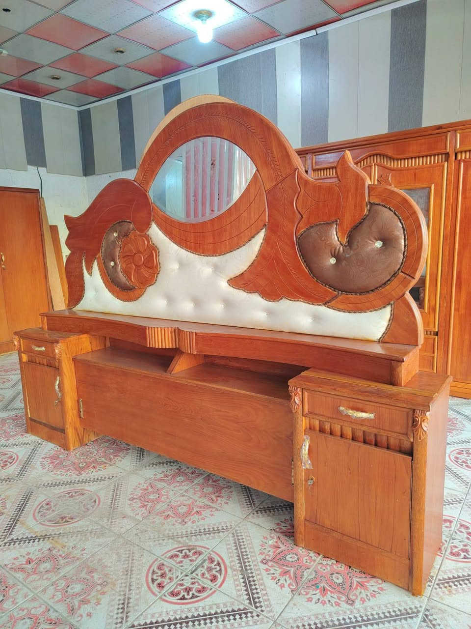 سلام عليكم غرفه ام سته تزكام عراقي داخل وخارج صاج خمسه ملم ظهر جرجوبه شد برغي شغل جاوي صلي توج دوشمه حديث سعر 700العنوان ميسان حي العامل قرب صيدليه ومجمع الشاكرين رقم الهاتف ***********بي واتساب عمارة, ميسان
