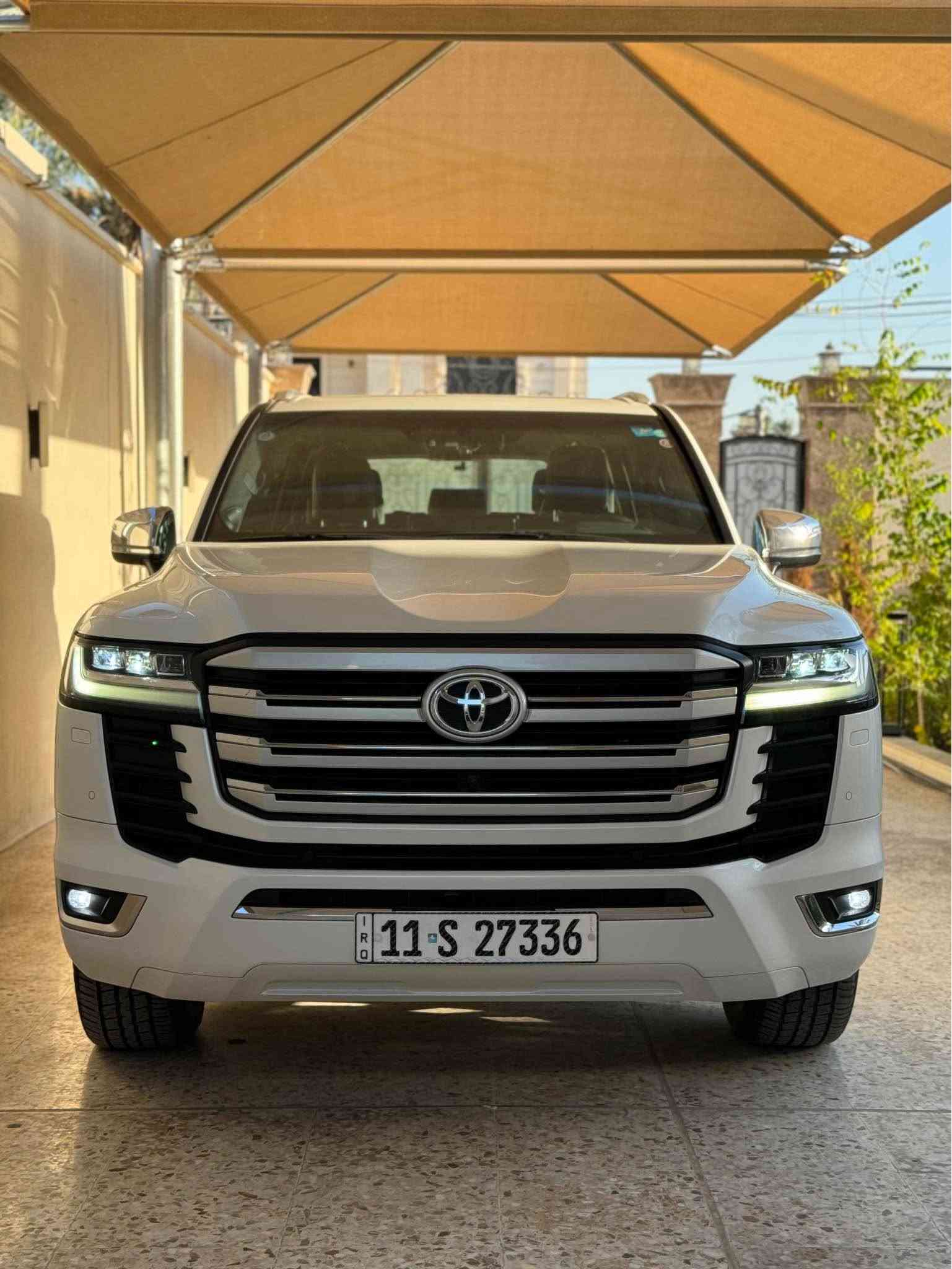 لاندكروز 2023 vxr وكالة ساز 
ماشيه 21 الف 
داخل جلد احمر واسود 
مقاعد كهرباء 
تدفئه تبريد 
ستيرن كهرباء 
باب الصندوك كهرباء 
حساس امامي خلفي 
8 ايرباك 
داتا شو 
سستم صوت jbl 
4  كامرات 
شاحن لاسلكي بغداد, العراق
