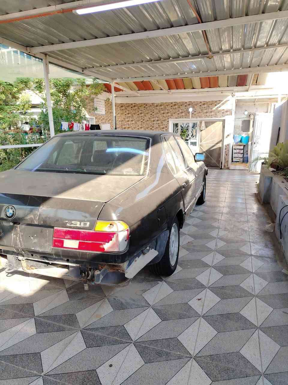 سلام عليكم سيارة bmw 730 مكينة وكير محوره بطه نقص داعميات ثنين وسنويه ضايعه بيه معامله مسوي كوم حديد ارقام موجودة تخم تاير جديد حدادة جيدة كشر صافي العنوان ديوانية ال حمد *********** السعر 20 وبيها مجال قليل
