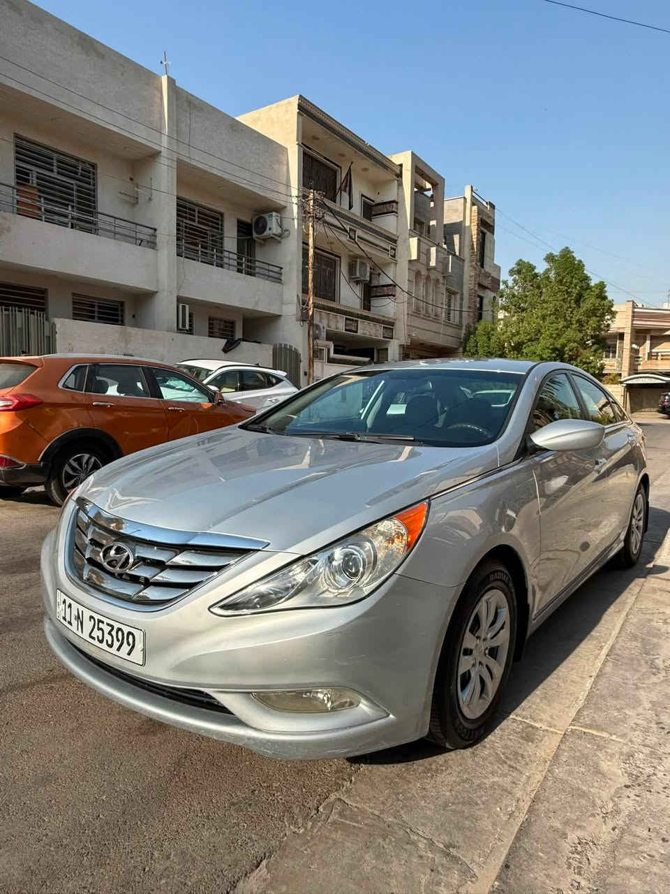 السلام عليكم سوناتا موديل 2012 أمريكي ماشيه 133 ميل حقيقي محرك 2400  رقم  بغداد الجديد باسمي السياره جاهزه من  حداديه وكير ومحرك وتخم تاير وتبريد ثلج جديد وعليهة حمام وبولش وبدون اي نقص السياره جديده ب معنى الكلمه وجاهز على اخر شي باسمي تحويل مباشر رقم الجديد  السياره حادثهة جاملغات خلفيه وهنا نصبغ باب خلف سايق فقط وسياره جدا نضيفه  

مكان السياره بغداد حي العدل 
السعر 110 وبيهة مجال لشراي 
***********
