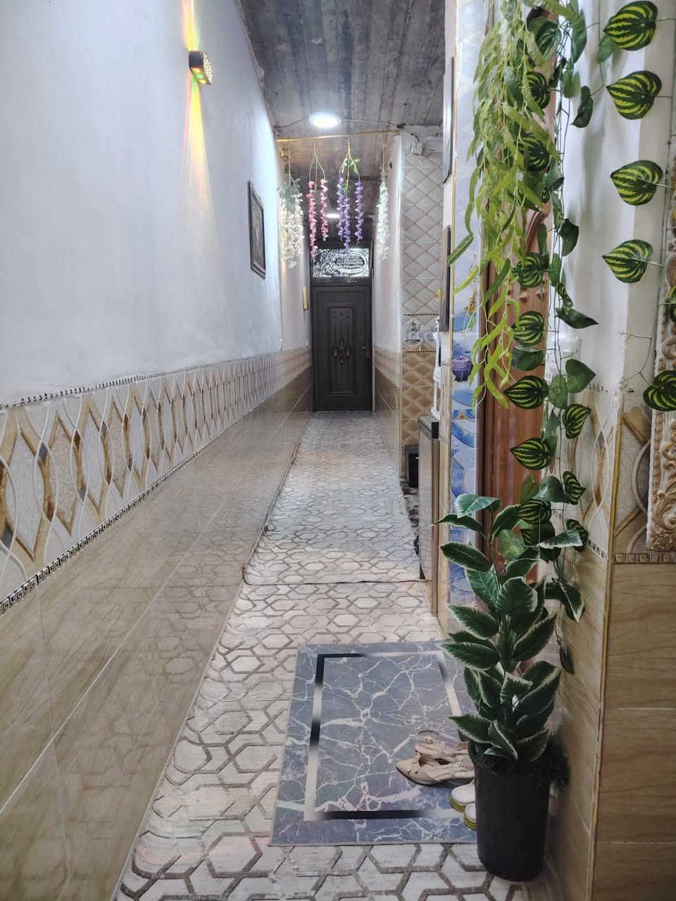 حي واحد حزيران • ١٠٠م • طابق ونص
