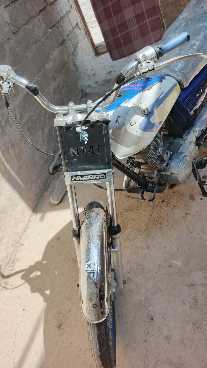 سلام عليكم ماطور للبيع سعر 270 بي مجال رقم ***********بي وتساب موصل الايمن العبور
نامه برو محرك دمعه  شرط لا صرف ولا نفخ محرك دمعه 
دبلات شغاله وره كدام ماطور كدام لعين فقط حط بانزين وطلع نشاطه ومعدل فول وياله عنكبوت وياله عدله ماييها عواج شرط

