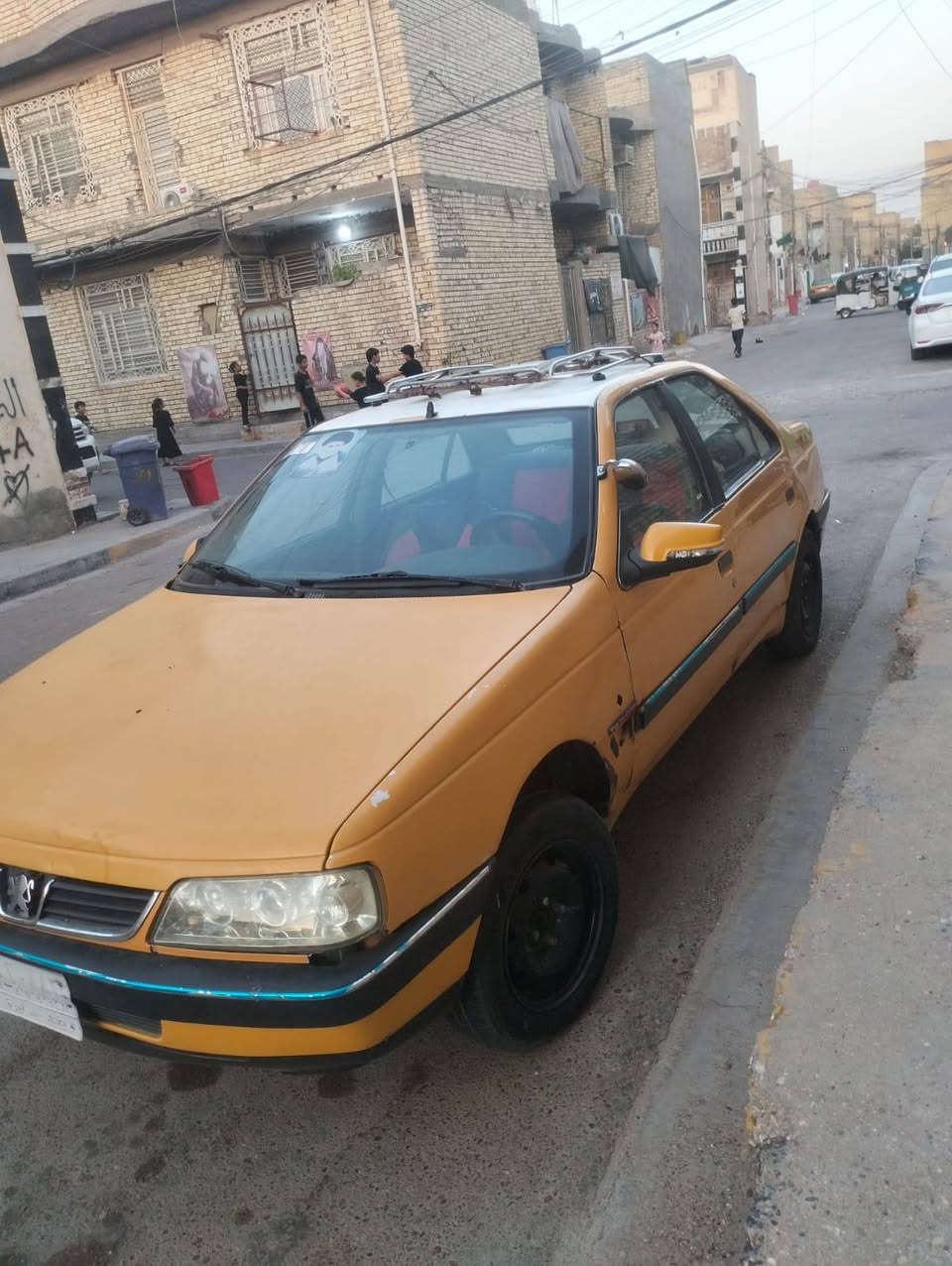 السلام عليكم للبيع بيجو روى محور مكينه كير فوراكس مكفولات سياره ناعمه وحلوه حداده وتخم تاير جديد اكسل جديد بيهه تلحيضات بصيطه بل كشر رقم بغداد تحويل مباشر السعر 19بيهه مجال جدن بصيط مكان السياره بغداد حي ور الاستفسار *********** الشراي ايخابر
