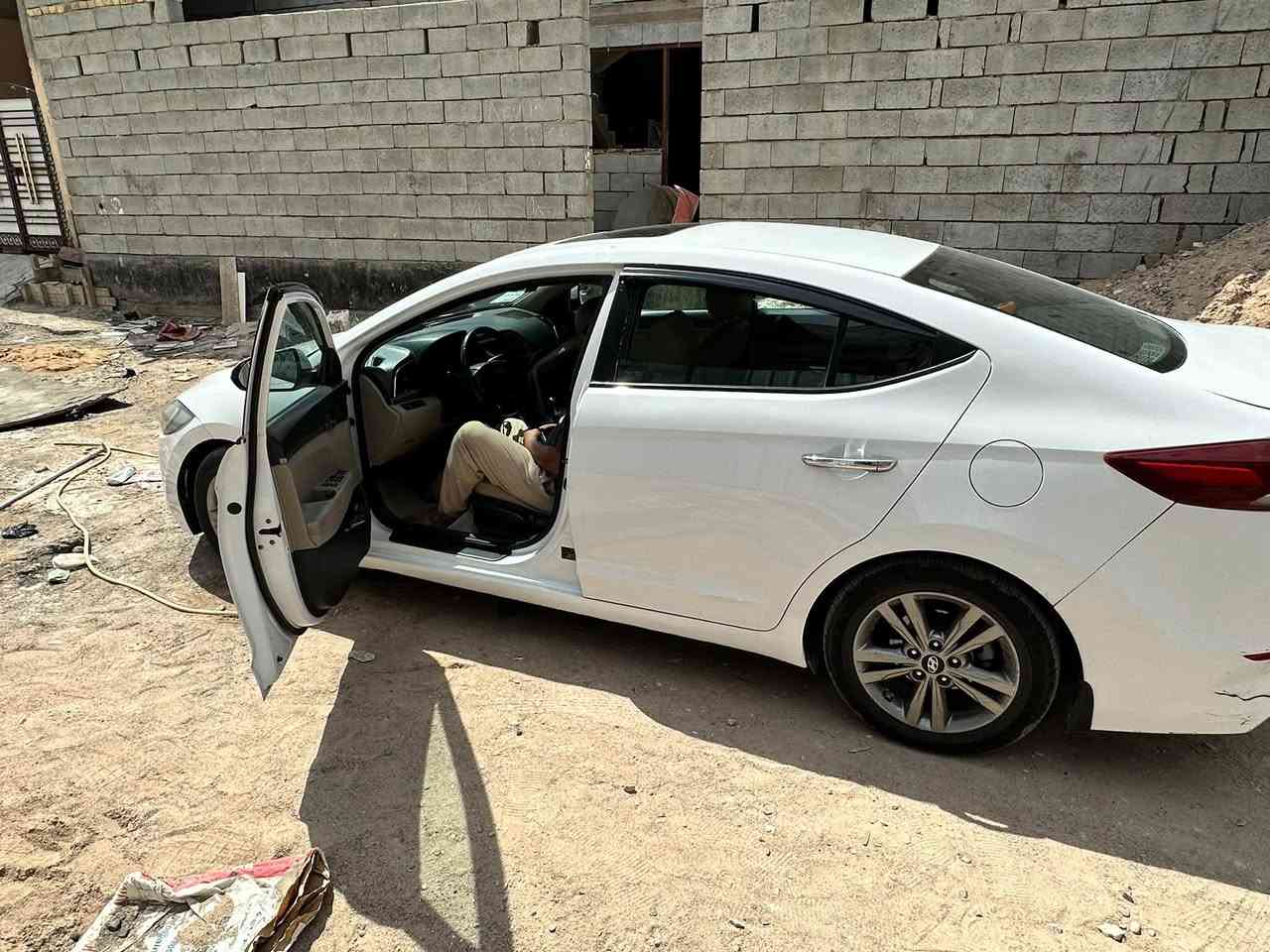 النترا موديل ١٧ خليجي رقم شمالي بيها ضربه بالجاملغ الوره والباقي كفاله السعر ١٢٥  للاستفسار  مكاني البصره ***********
