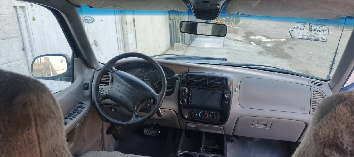 سلام و عليكم سيارة جديد ( فورت موديل 1997 قطره سبوغ مابي كير و محرك جديد  تحويل وكاله بشرط ) سعر 70ورقه 
رقم موبايل ***********
             ***********
