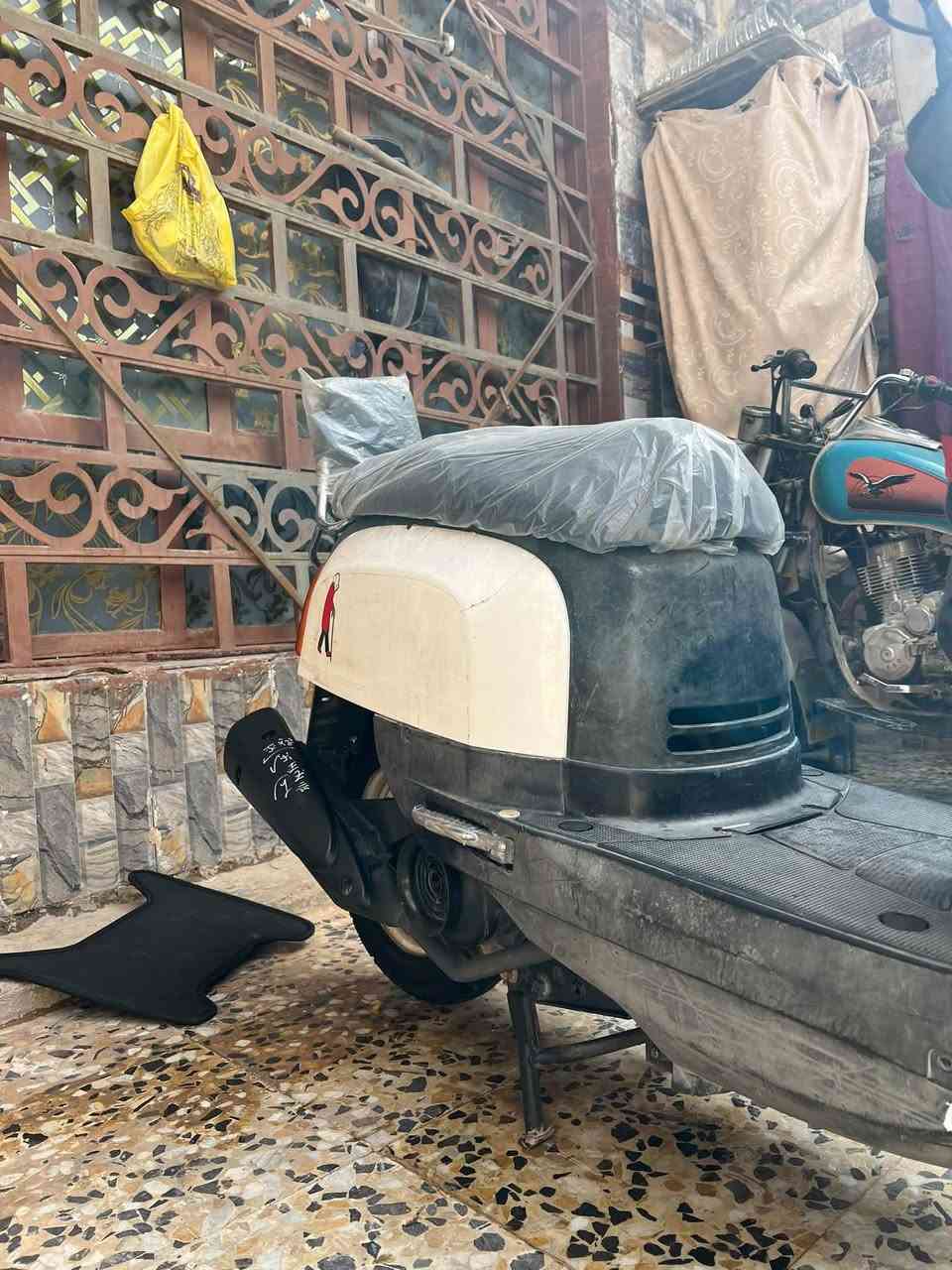 سلام عليكم دراجه بوليس للبيع دراجه حلوه ونضيفه فقط مبدله ولفات السعر 650وبيه مجال بسيط المكان كربلاء امن داخلي ***********

