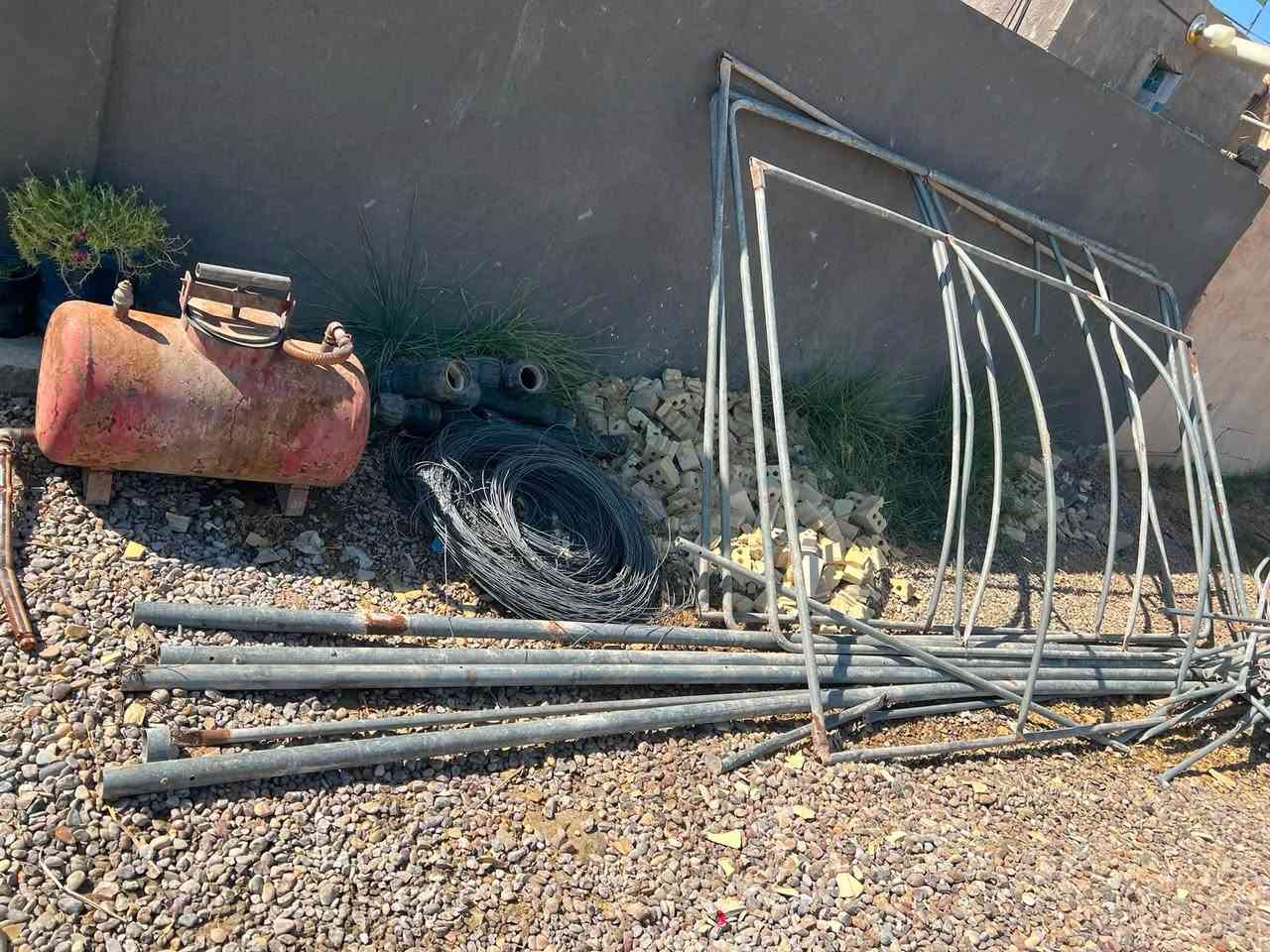 بيوت زجاجيه لبنانيه العدد ٢ درجه اولى مابي اي صدأ ولا زنجار مع مسمده وسيم مستخدم للاستفسار ***********
