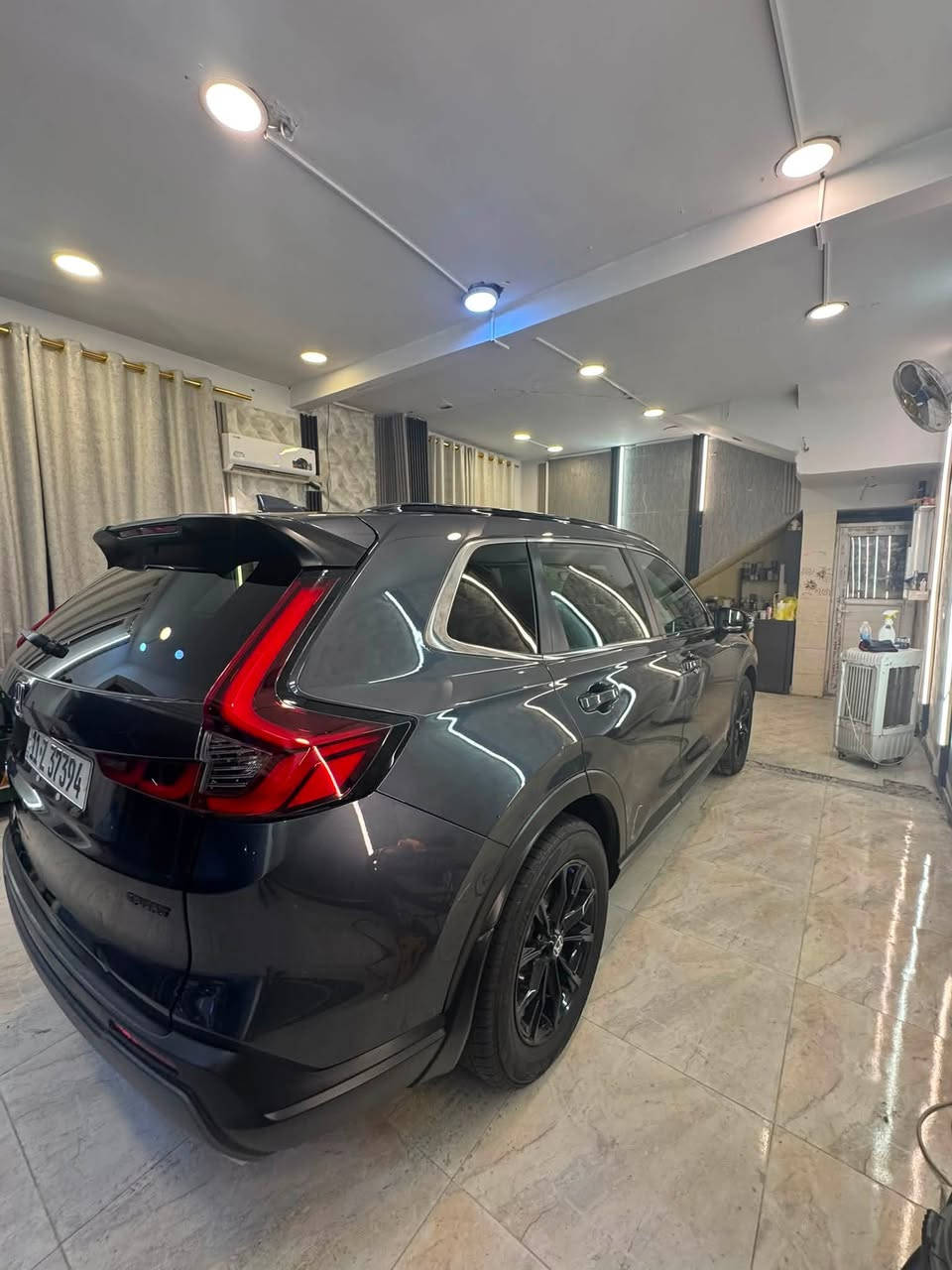 السلام عليكم
هوندا CRV سبورت 
حادثها مع رقم الشاصي مرفق مع الصور 
بيه ايرباك برده فقط 1 
بيها قطعتين صبغ باب السايق وباب خلف السايق 
السعر 215$ 
لتواصل ***********

