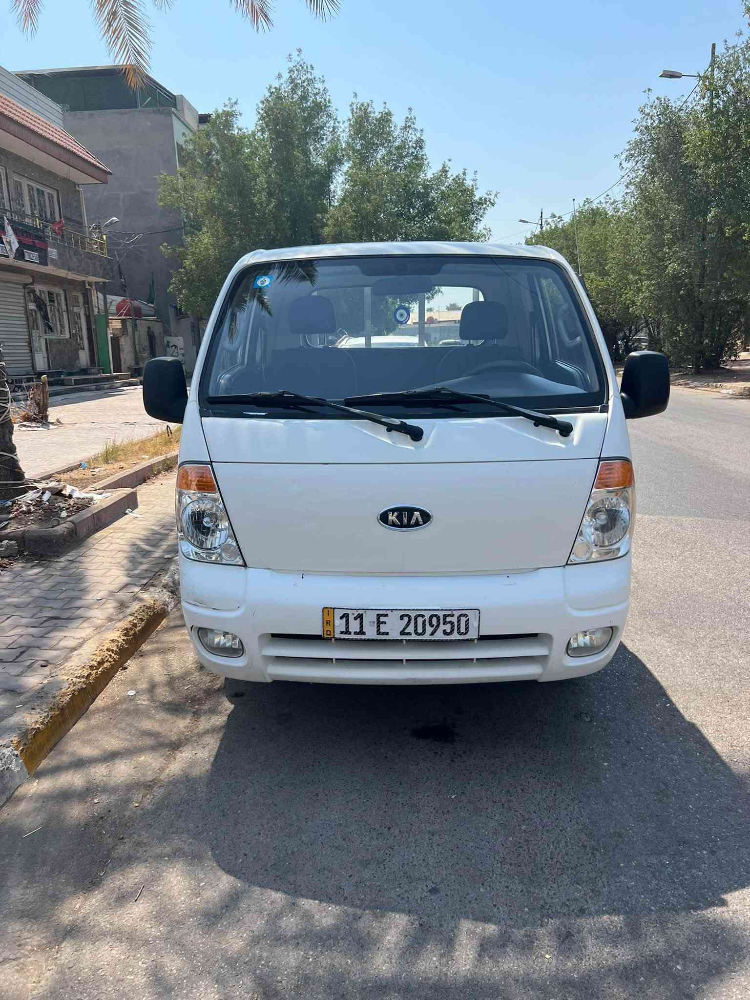 كيا بنكو موديل 2010  انكليزي رقم بغداد بأسمي .سياره بلاديه. محرك.كير.صدر.تخم تاير.منظومة تبريد جديده❄️.الغرفه بلاديه على وضع الشركه. شاشه لمس .سياره على وضع الشركة حتى الداير والدوس مكفوله من الضربه والصبغ عدا طخه شبر في باب اليمين وتبديل الباب الخلفي بلادي بسبب الجراد 
السعر 105$
العنوان بغداد الشعله
‏***********
