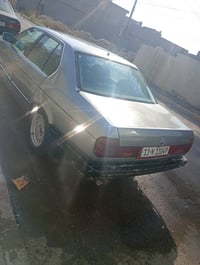 سياره بي ام 735 سياره جديده حلوه مكينه نضيفه فقط الكير ما ينمر موديل 1...