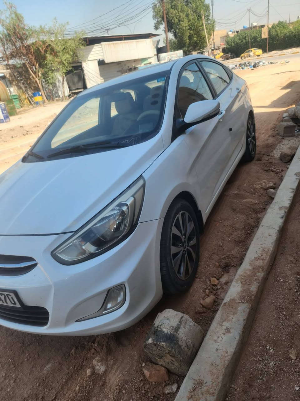 اكسنت موديل ٢٠١٦ بيها تكحيلات بسيطه وصبغ بالدوسه باقي كفاله
السعر ١٠٧ وبي مجال
ما اجاوب خاص 
المكان ديوانيه
التواصل اتصل علئ الرقم ***********
