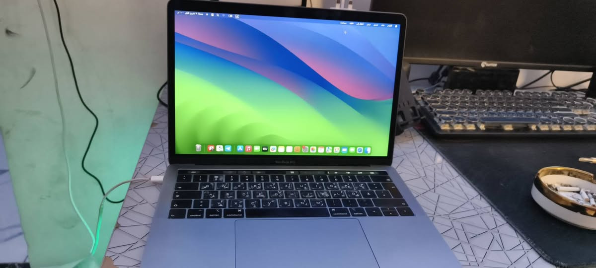 السلام عليكم
MacBook Pro 13-inch للبيع

 المواصفات داخل الصور وتكدر تحولها من نضام ابل إلى ويندوز وبالعكس وتكدر تعوفها على نضام الابل ومو تشوف هالشي وتكول مكركها او مهكرها وكلشي موجود داخل الصور ومن ناحية النضافه فول

 متواجد خاص ومتواجد على هذا رقمي *********** اتصال و واتساب 

سعرها 500 سبب البيع ما مفترغ الها وعندي لابتوب ثاني وعندي ديسكتوب وما محتاجها وقبل اسبوع من جبتها

نص مكتوب في الصور:
- MacBook Pro 13-inch, 2019, Two Thunderbolt 3 ports المعالج 1,4 GHz Quad-Core Intel Core i5 الرسومات Intel Iris Plus Graphics 1536 645 م.ب. الذاكرة 8 غ.ب. 2133 MHz LPDDR3 قرص بدء التشغيل Macintosh HD الرقم التسلسلي C02YX27AL40Y macOS Sequoia 15.7.9 المزيد من المعلومات... شهادة التنظيم 1983-2026 Apple Inc. و جميع الحقوق محفوظة.
