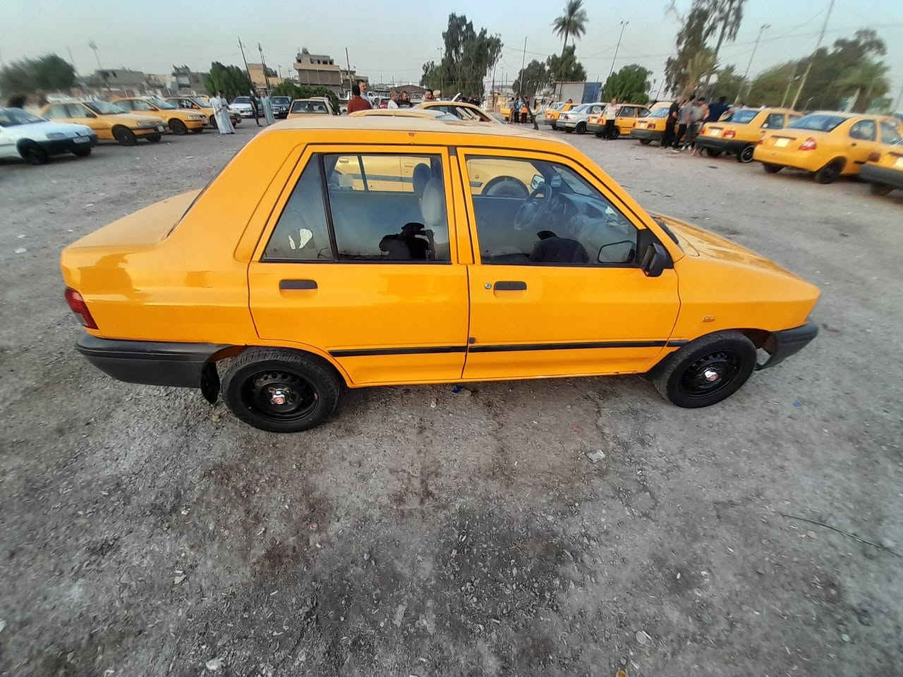 سايبه ٢٠١٨ رقم بغداد شرط  التحويل مصفره هيئه وغرامات تبريد ثلج تخم تاير صدر جديد السياره خير من الله الشواصي لا خياس ولا لحيم 
***********
مكان السياره بغداد الضباط الثانيه
