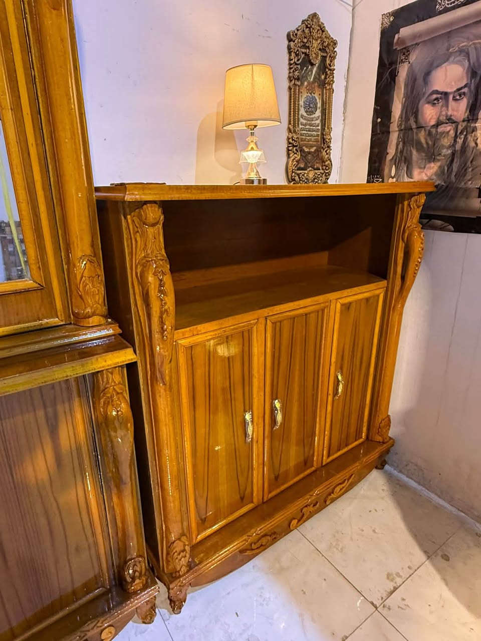 غرفه ام مسرحه تفصال صاج داخل خارج
السعر مليونين ١٠٠ وبيعة مجال  
شد نقل داخل بغداد مجاني محافظات بكروة ***********🌸🌸
نضافه ٩٠ 
شازون طابوريه هديه 
غرفه ضخمه دنك زان جاوي بلوط 
غرف كلش حلوه ضخمه 
ضهره جرجوبه براغي
رجلين جعب الغزال زان
