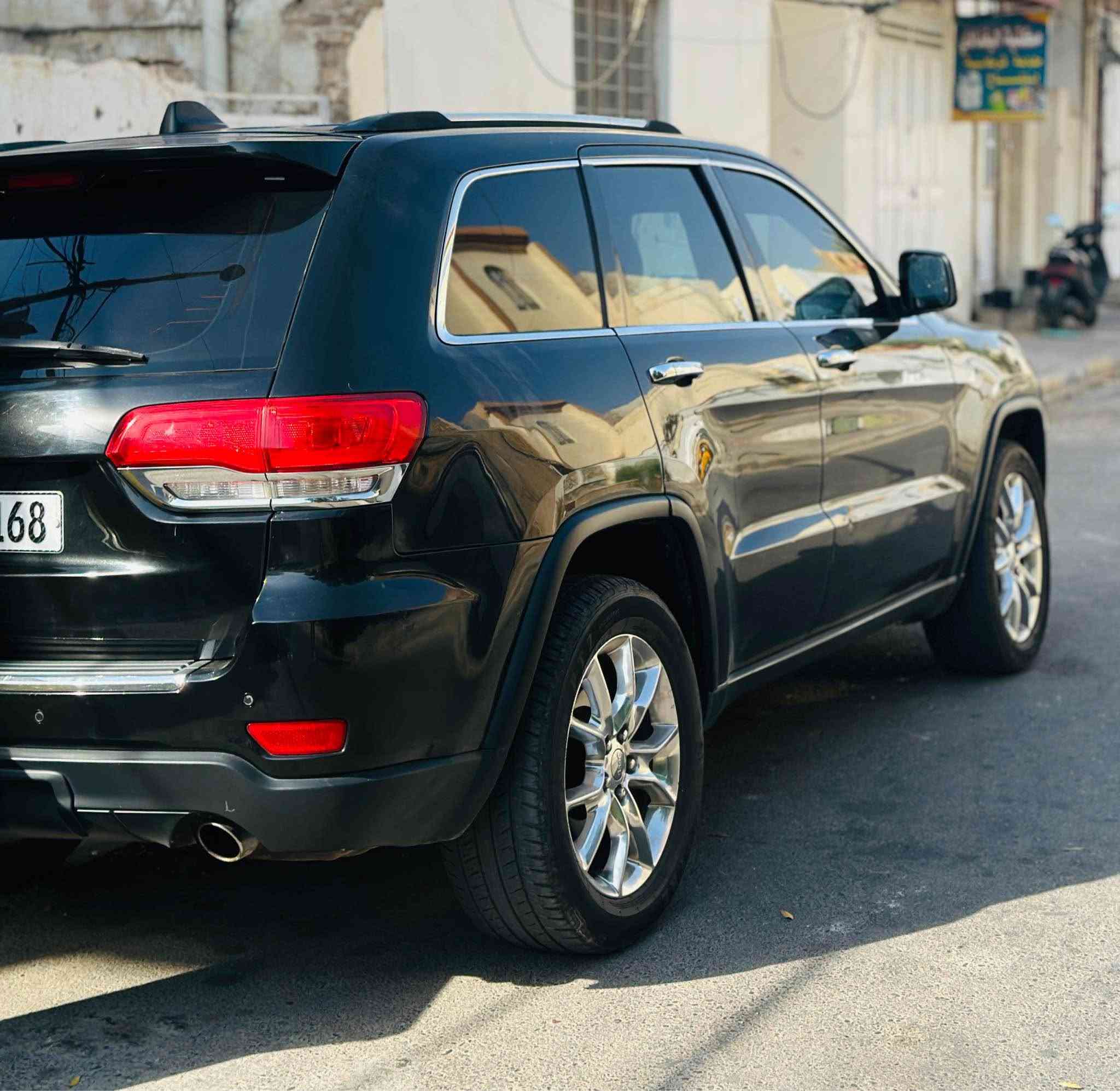 جيب لاريدو فول مواصفات 2014
صبغ احزام فقط الشاصي بي طخه بسيطه بدون كص و معجون و صبغ
رقم بغداد دولي تحويل مباشر 
مواصفات الفول معروفه 
كشن كهرباء تدفئه كشن و ستيرن 
بنوراما 
جنطه كهرباء 
بصمه حساسات 
140 و بيها مجال بسيط 
*********** دهل اوران, واسط
