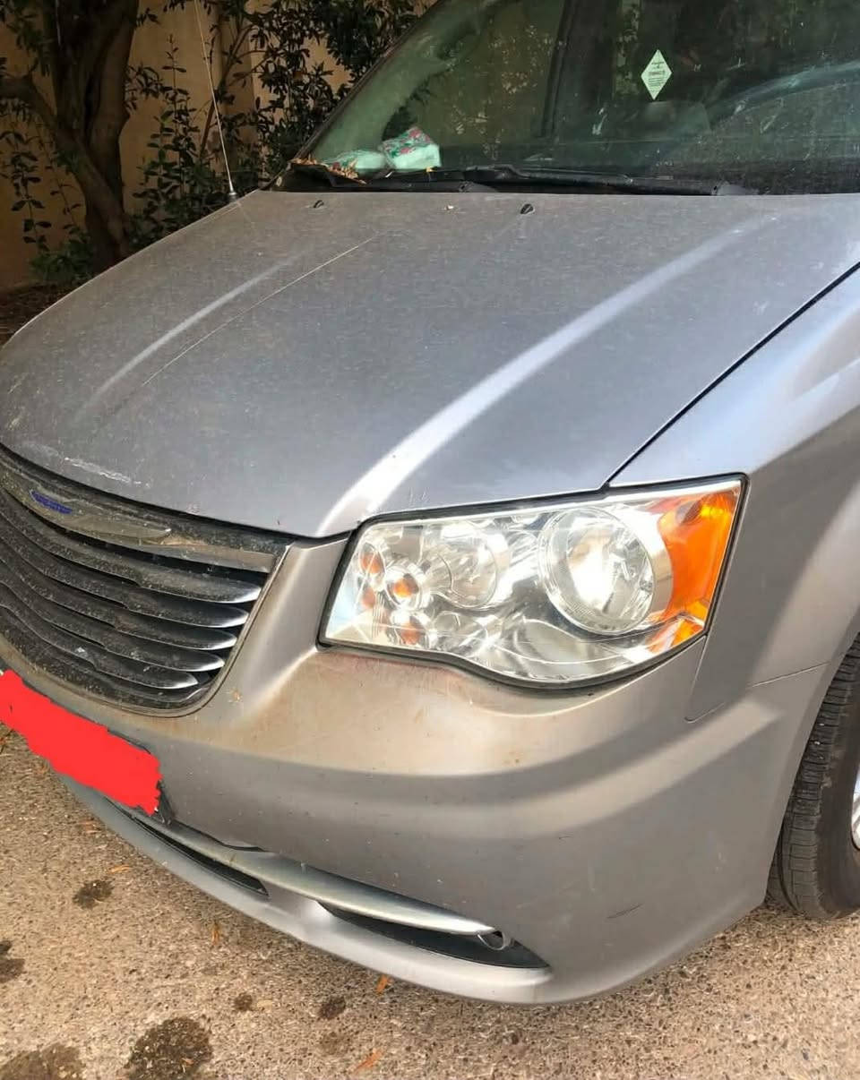 كرايسلر 2016 محرك v6 سعة 3,6لتر اوتوماتيك 7 راكب ابواب جانبية كهربائية مع باب خلفي كهربائي تبريد شاشة وسطية وسائد هوائية امامية كامرة خلفية  هذه صور السيارة والسونار السعر155 وبيها مجال ***********
