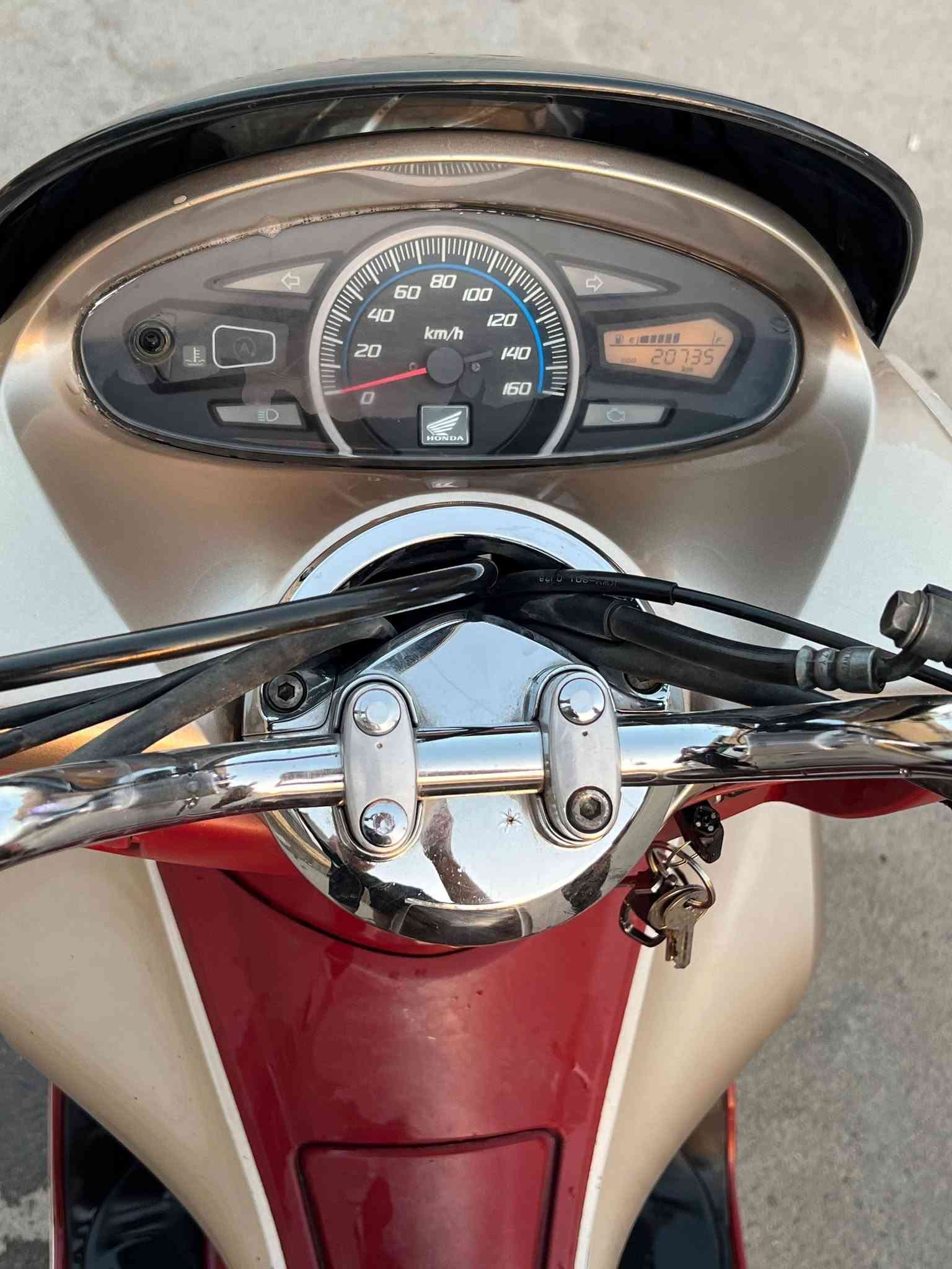 دراجة pcx جيل اول مكينه 150 الدراجة كدام عينك النظافة ممشاها 20 الف شكد متكول نظيفة قليله بحقها بلادية الدراجة السعر خاص او الاتصال على الرقم 
‏‪***********‬‏

