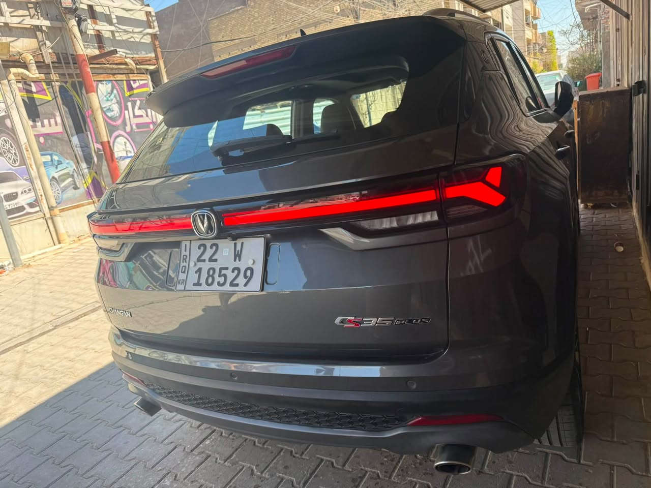 شانجان Cs35 موديل 2023  
السيارة اعلى مواصفات 
ماشية قليل 30 الف وسعر

السيارة فول الفول مواصفات
بانوراما فتحه سقف 
حساسات امامي وخلفي 
كاميرات 360 درجة
اللون ازرق ومن الداخل احمر 
مدخل usb_aux
تحكم مقاعد كهرباء 
كراسي جلد وتدفئة وتبريد 
اضاءه نهاريه اطار احتياطي
دخول بصمه مصابيح ليد 
مرايه كهربائيه تشغيل عن بعد
تنبيه الاصطدام شاشه لمس 
كاميرا خلفيه واماميه وجوانب 
عدد المقاعد مع السايق ٥ 
السيارة مكفوله عدا بارد بسيط بالباب عكس السايق

رقم اربيل
***********
عنوان السيارة بغداد
🟩 السعر 132
