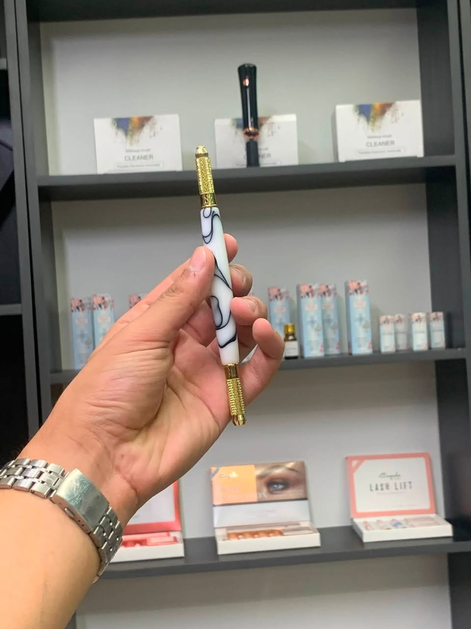 ✨ قلم مايكروبليدنك متوفر هسه عند توباز 🔥

📍 حي أور – مقابل مجمع النمور – عمارة أزياء ميلانو
📞 ***********
🕛 يومياً من 12 صباحاً إلى 12 مساءً
🚚 توصيل لجميع المحافظات العراق
