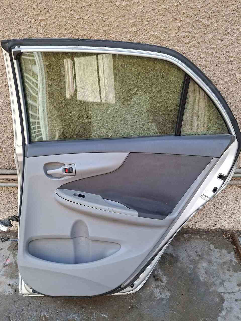السلام عليكم
أغراض كورلا ٢٠٠٨. ٢٠٠٩. ٢٠١٠ اصلي تفصيخ 
بك لايت ٣ قطع
لد بريك دشبول خلفي 
شباك علوي وسفلي 
باب كامل مع ملحقاته 
بغداد البنوك 
***********
