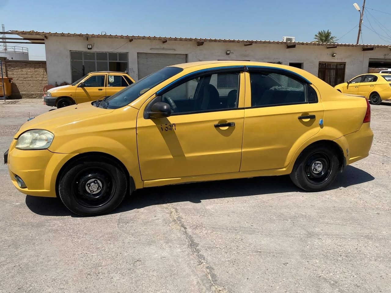 افيو موديل 8  وراد امريكي رقم بابل باسمي  سنوية مجددة السيارة جاهزة كير محرك تبريد خير من الله بدون نقص السعر 38 بي مجال للشراي عنواني بغداد *********** اتصال ع صاحبها مكلف بلنشر
