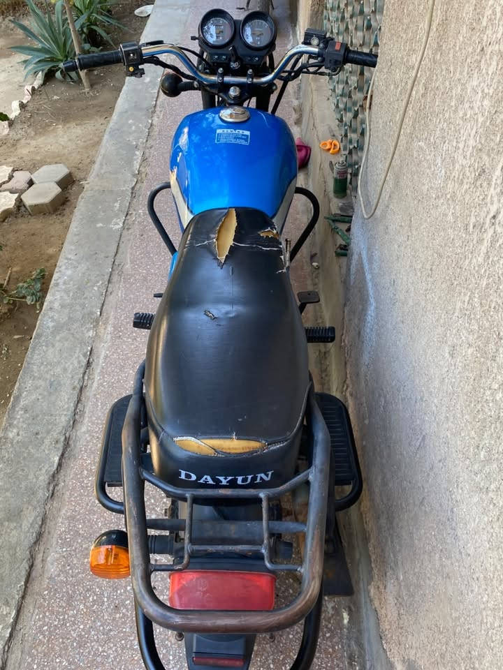 دايون نفخ اوراق اصولي
موديل 20 
المحرك 200cc
المحرك كفاله برغي ممفتوح بي 
طويريج 
سعرها مليون 250
***********
