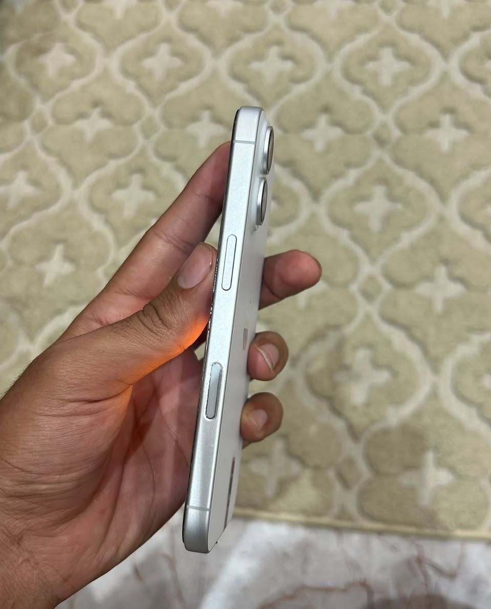 السلام عليكم ايفون 16 دبل شريحه
بلادي جديد حرفياً 
ذاكره 128 
بطاريه 91 بلادي وعلفحص حاسبه اي شي يعجبك مكاني بغداد السعر 900 الف 
***********
