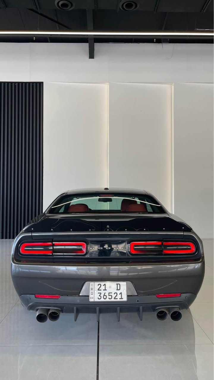 سڵاوتان لێبێت ئازیزان Dodge Challenger RT مۆدێل ٢٠١٩ ، سەیارەکە تەنها 70,000Km ڕۆشتووە گێڕ و مەکینەی بەشەرت ڕەقەم و تەحویل هەمووی بەشەرت مەکینەی 5.7 لتری V8 ی Hime بەهێزی 375HP 
مواسەفات:
کامێرا
بەسمە 
پارک ڤیو 
پارک سێنسەر
کوشن ئەلکانتارا
ئاوێنە هیتەر
 شاشە
زۆر مواسەفاتی تر
نرخی ١٤٥ وەرەقەو مەجال 
بۆ زانیاری زیاتر پەیوەندی بەم ژمارەیەوە بکەن:*********** السليمانية, العراق
