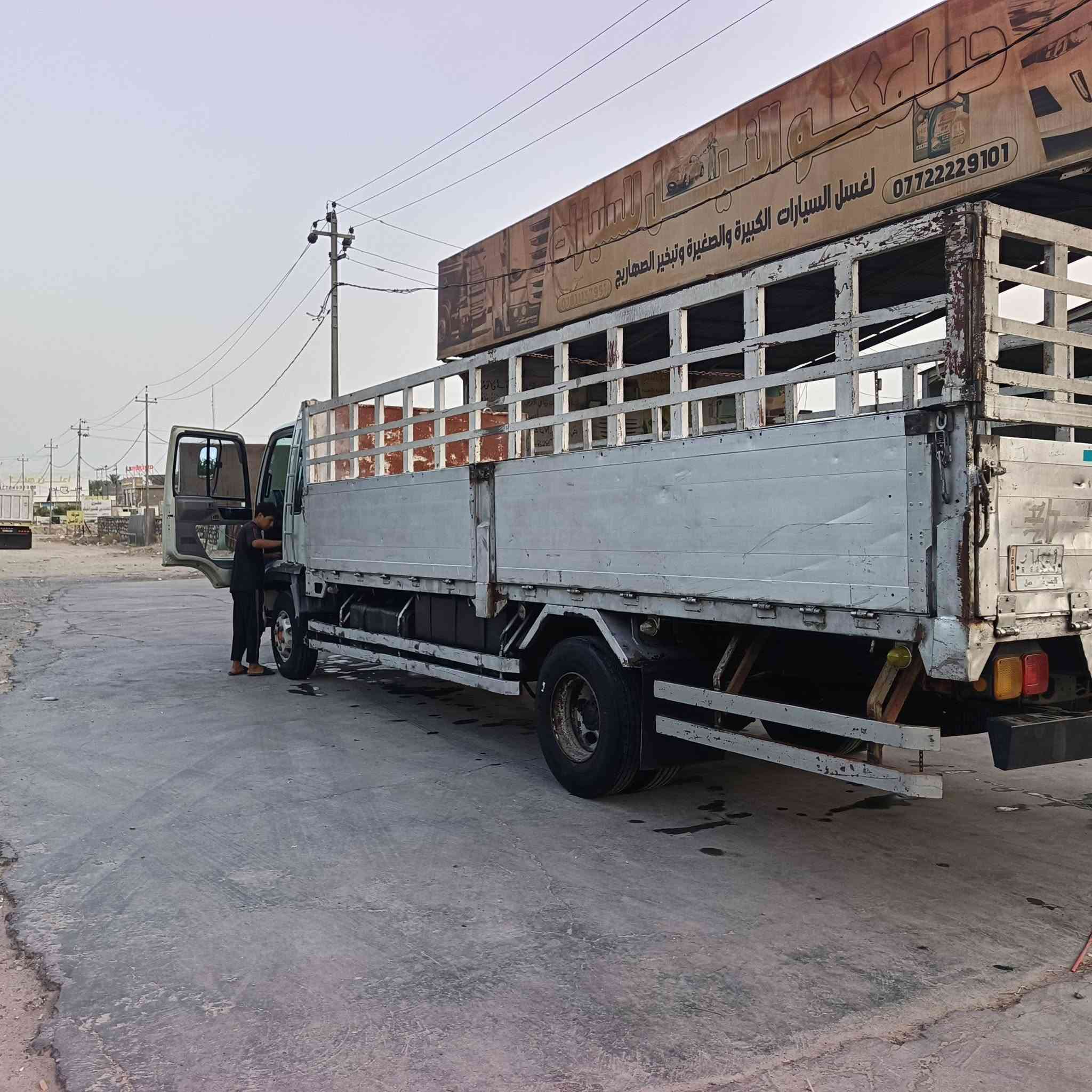 السلام عليكم هينو طيره طول سته وربع بلاد شاصي بيه فطر ومعمر مكينه70 سوبر مامفتوحه لا صرف ولا بخار رقم بصره سنويه مجدده تخم تاير سياره جاهزه مكان حله موبايل *********** ***********0 @
