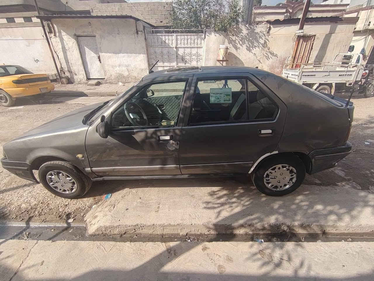 شباب عندي سياره رينو حجم 19 المرغوب
اذا اكو مراوس اراوس حسب القناعه 
لبيع شرط التحويل 
رقم دولي كركوك 
دفتر بانزين بيها 
كير محرك شرط 
سنويه نافذه لغايه (2030) 
شاشه +كامره سستم سماعات 
كهربائية كلها شغاله  
صدر جديد ٤تايرات جدد
باتري جديد 
((مكاني كركوك)) سعرها (26)  وبيها مجال لطيبين ***********
