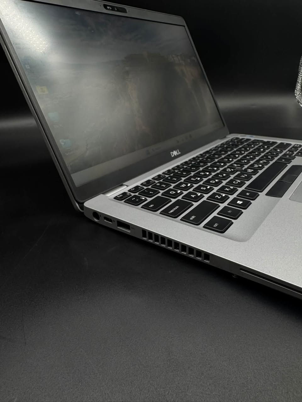 Dell Latitude 5410
✨ Dell Latitude 5410 🔥
(أداء عملي سريع، قوة تحمل عالية، وبمواصفات ممتازة)
🔥 سعر فرصة ومحطوم.. ما راح تحصله بأي مكان ثاني! 🔥
إذا تدور على لابتوب عملي وقوي جداً للعمل المكتبي، الدراسة، والمهام اليومية الشاقة بإنتاجية عالية:
✅ المعالج: Intel Core i7-10610U (الجيل العاشر - سريع وبأداء قوي)
✅ الرام: 16GB DDR4 (بسرعة 2400MT/s لتنقل سلس بين البرامج والصفحات)
✅ التخزين: 256GB NVMe SSD (سرعة خيالية في تشغيل النظام والملفات)
✅ كارت الشاشة: Intel UHD Graphics
✅ التصميم والمتانة: سلسلة Latitude المعروفة بقوة التحمل، هيكل متين، خفيف الوزن ومناسب جداً للتنقل والعمل المستمر  
📥 للطلب والحجز لمعرفة السعر التفصيلي، يرجى مراسلتنا على الخاص (Inbox) أو الاتصال بنا.
📞 يتوفر لدينا كافة أنواع اللابتوبات بسعر مناسب أمريكية المصدر استيراد خاص فقط حصراً: ⁠***********
