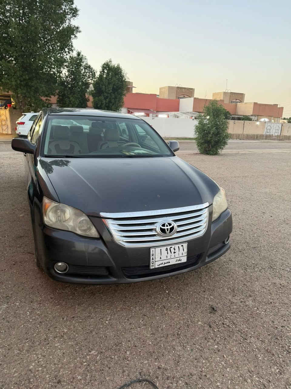 افلون ٢٠٠٧سياره فول مواصفات عده البصمه ماشيه ١٥٧الف حقيقي سياره حادثه من امريكا قطعتين وبيه قطعتين كلير هم من امريكا سياره كلش نضيفه مكينه خير من الله تبريد جديد ناقصه فقط حداديه صدر 
***********
السعر ٩٥وبيه مجال
