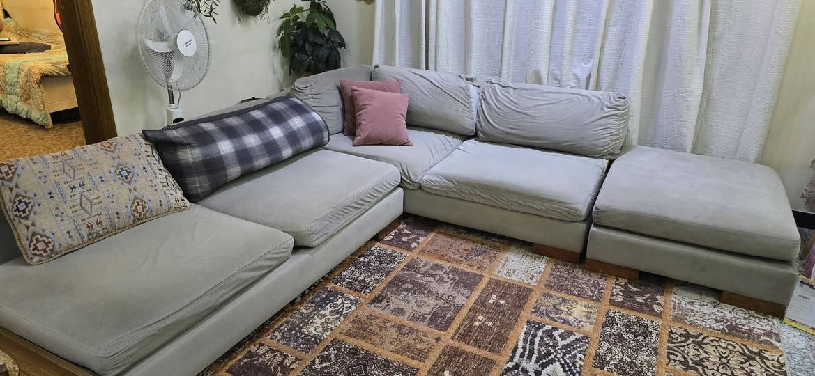 تخم ديوان تركي للبيع كوشات كلها تلبيس حتى الكعدة 250 الف المكان زيونة للاستفسار الاتصا على الرقم ***********
