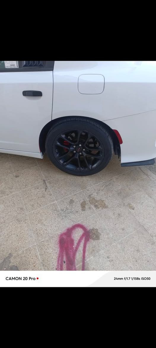 تخم ويل سكات حجم 20 هو وتايراته  نضيف حيل بدون عواج بدون تصليح نضافه تايرات فوك 70بالميه مكاني كركوك شراي اتصل ***********

نص مكتوب في الصور:
- CAMON 20 Pro 24mm f/1.7 1/120s ISO66
- CAMON 20 Pro 24mm f/1.7 1/120s ISO73
- CAMON 20 Pro • 24mm f/1.7 1/158s ISO50