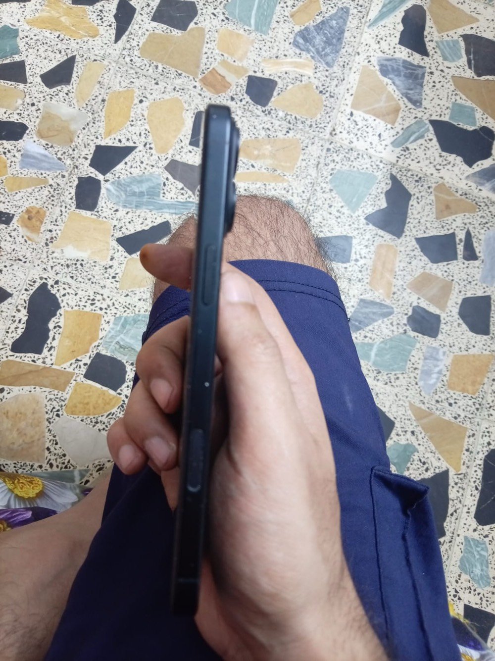 ايفون 16 بلاص • شرق اوسط • حسينية الراشدية