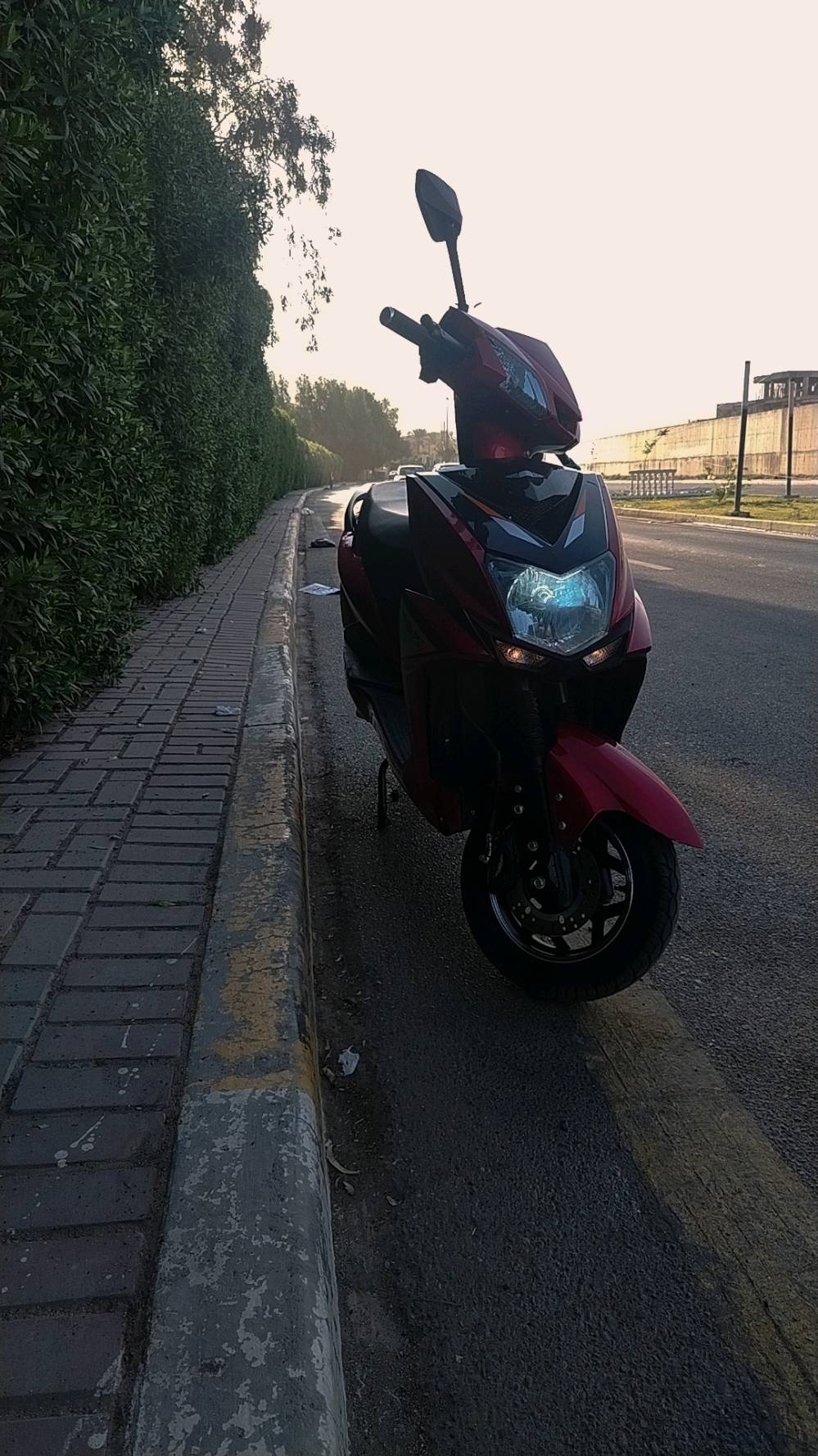 سكنس حديث شحن للبيع الدراجة زيرو ملفها 2000 حقيقي سرعة شلعة معدل فول تجي وياها صندوك و شاحنة أصلية الدراجة نضيفة امانت الله تدعم بلوتوث و تدعم الشحن السريع تمشيك 70 كيلو متر الدراجة ضخمة لون كذاب اشاير حمر دبل إشارة تشيل هواي غراض بيها مكان مرتب حتة دلفري تفيد رايدها ب 900 قفل ليها ضمان 5 أشهر عقل ملف بطارية بطايرة تجي 6 دبل رقم التلفون ***********