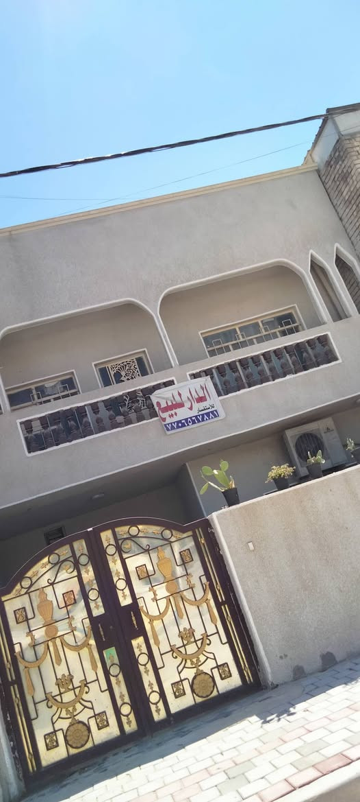 دار للبيع مساحة 144 قطاع 10 على شارع 60 مقابيل الاستدارة
الدار النضيف جاهز بلكامل ي نقص مابي 

الطابق الارضي: استقبال+ مطبخ+غرفة+ غرفة سويت+ حمام+ صحيات عدد 2 

الطابق الثاني: 4 غرف نوم+ حمام 

الطابق الثالث: غرفة مخزن+  سطح ع طول البيت 

للاستفسار ع رقم:‏‪***********‬‏
