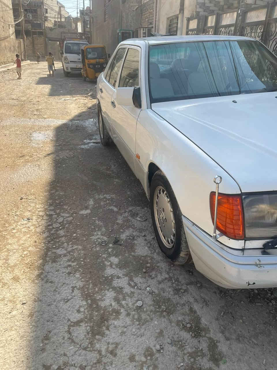 سلام عليكم دب موديل 90بسمي سنويه 31 محور 2500ديلكو محرك جديد كير تبريد شغال سيار فول كشنات جلد كهربائي شغالات فتحه 53 وبيه مجال تر هم مراوس بغداد البلديات ***********
