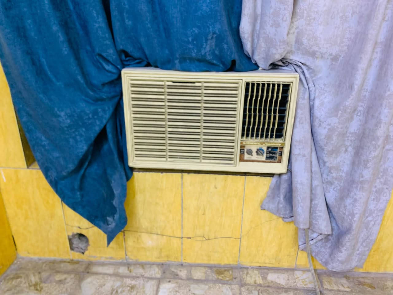 سلام عليكم موكيف جنرال اليباني اصلي مال اهلنه تبريد ثلج معناه كلمه تاخذه عل فحص سعره 280 مكاني بغداد المشتل شارع المطبك ***********
