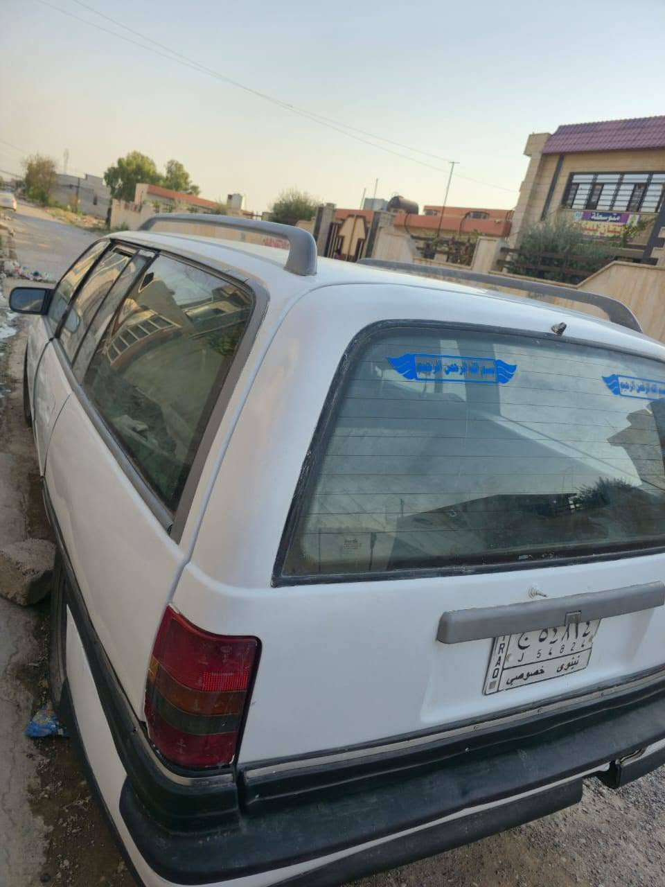 سلام عليكم اخوتي عندي هاي سيارة موديل ثنين وتسعين  شرط تحويل  سيارة مصبوغة عام جمالية يعني بدون حادث بيها مكانات معحون سيارة كلها شرط مكينة وكير كلو شرط سعرها 27وبيها مجال اخوتي  *********** ممتواجد ع فيس خبرع رقم وتدلل
