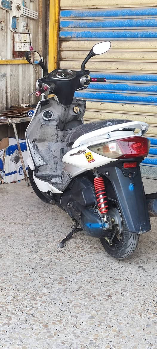 عليكم.... مكلف بلنشر
دراجه سكنس فحل كابريتر 🛵 للبيع
دراجه سلف وهندر كلة شغال  شلعه معدل كهربائيات كلهه شغاله جديدة بلادية أي نقص مابيهه جيب فيتر وتعال افحص
العنوان بغداد مدينه الصدر قرب مطعم ليمونه الاستفسار الاتصال على الرقم ***********

