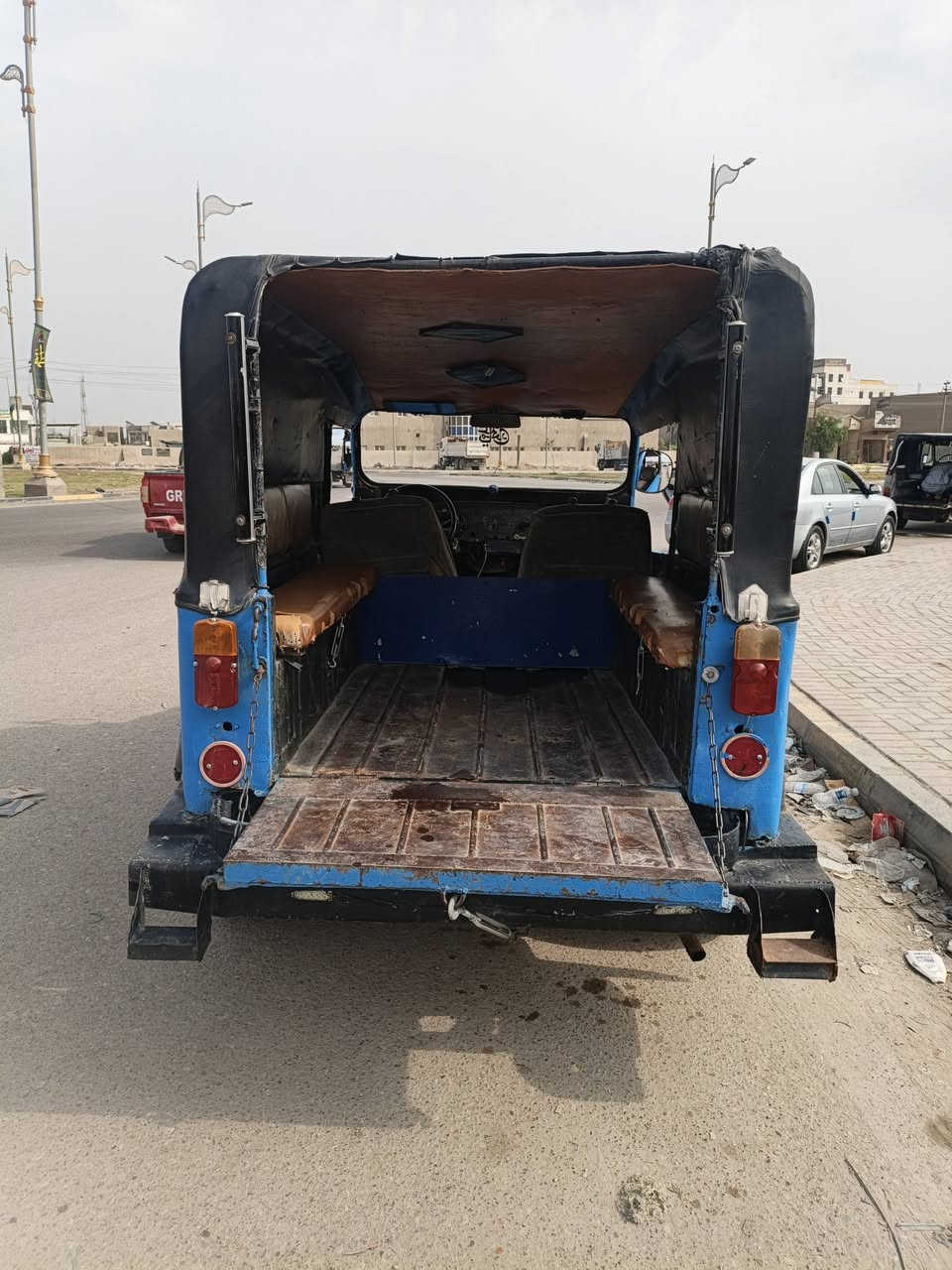 السلام عليكم زوبه لبيع سياره جاهزه من كلشي كير ومحرك واكسن روسي كهربائيات كلها شغاله بدون 
السعر 2750
***********
