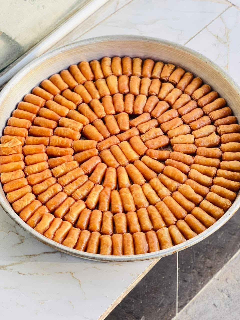 سلام عليكم
يم افران ومعجنات ابو صادق العزاوي كلشي متوفر 
صمون حجري صمون كهربائي بنواعه جرك بنواعه داطلي بنواعه زلابيه بقلاوة بنواعه  زنود الست  كعك بنوعه
المكان حي ابو سالم قرب السيطرة حي العسكري الاستفسار
على هاذ الرقم ***********
***********
