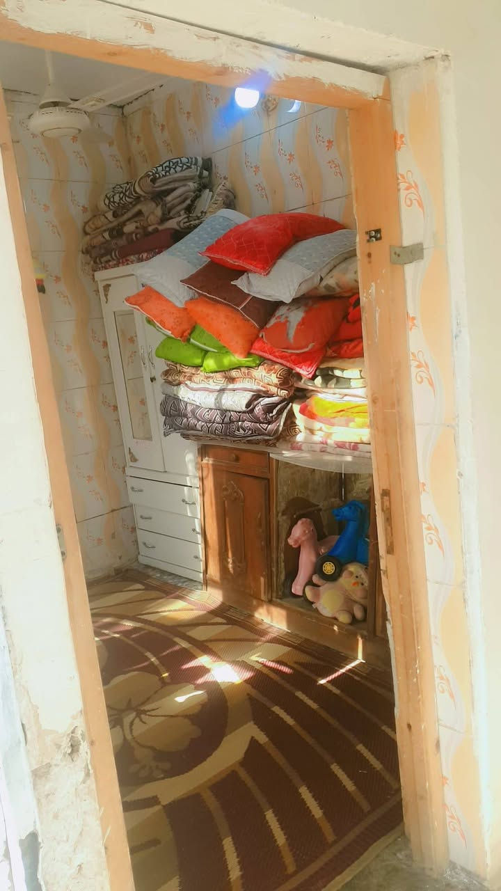 🏠 بيت للبيع في الحسينية (منطقة مسقط) 🏠
​فرصة ممتازة للراغبين بالسكن!طابو صرف بأسمي
​📍 الموقع: الحسينية - منطقة مسقط (بالأخير)
📐 المساحة: 100 متر مربع
🧱 نوع البناء: بلوك
​مواصفات البيت:
​🛌 غرفة نوم
​🛋️ استقبال
​📺 هول واسع
​🚿 خدمات كاملة
​💰 السعر المطلوب: 41 مليون دينار (وبي مجال للشراي الجاد)
​📞 للاستفسار والتواصل: [***********]
