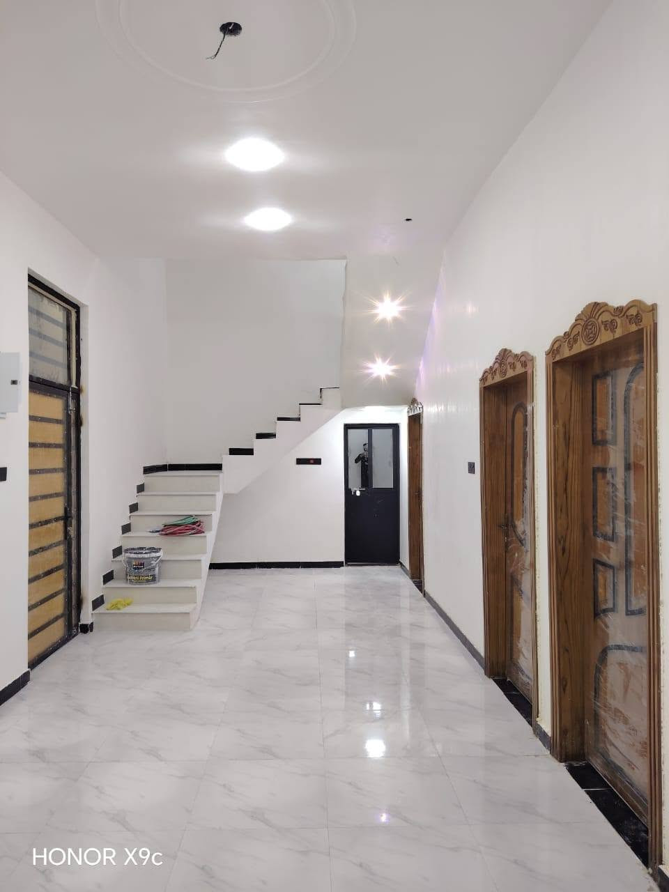 دار للبيع المساحه 200متر🏠
في البصره_شط_العرب_الجزيره 
اليوبه قرب م̷ـــِْن المدارس
يحتوى هاذي الدار علـّۓ 
3غرف منام، أسقبال مطبخ،صاله،
صحيات داخليه خارجيه مناور مع كراج 
جاهز للسكن تسليم مفتاح🔑
الخدمات كامله
نوع طابو صرف زراعي مالك عراقي بيع مباشر
السعر بس ب83وقابل التفاوض 😍
للأسفسار 📞
*********** نتصال 
*********** وتساب

